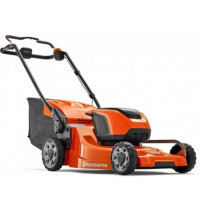 Aккумуляторная газонокосилка Husqvarna LC 247Xi 9678622-01 - модель для беспроблемного кошения участков среднего размера.<br />
Данная косилка имеет режим savE™, который увеличивает продолжительность рабочего цикла. Высота скашивания регулируется с помощ