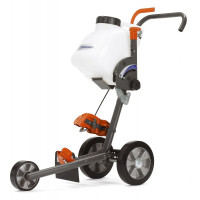 Тележка направляющая Husqvarna используется с бензорезами Хускварна KV 760; K 750. Применение тележки позволяет выполнять длинные ровные резы с заданной глубиной по прямой, по дуге, рядом с вертикальными поверхностями. Резчик удобно и быстро устанавливае