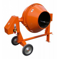 Бетоносмеситель ZITREK ZBR 500 380V 024 0711 используется на производстве для ремонтных и строительных работ. <br />
<br />
Вместительный бак и мощный двигатель позволяют получить до 250 литров готового раствора за 90 секунд. <br />
Двигатель бетоносмеси