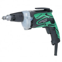 Шуруповерт Hitachi W6VA4 предназначен для закручивания саморезов в гипсокартон и деревянные панели. Прорезиненный корпус снижает уровень вибрации во время работы. Реверс позволяет легко выкручивать шурупы. Большая кнопка включения упрощает эксплуатацию и