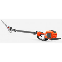 Husqvarna 520iHT4 – это мощные аккумуляторные ножницы для живой изгороди с рабочим диапазоном до 4.5 м, предназначенные для профессионального использования. Они эффективно обрабатывают широкие, высокие и низкие живые изгороди благодаря регулируемой длине