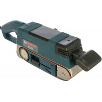 Ленточная шлифмашина Bosch GBS 75 AE 0.601.274.708 используется для шлифовки горизонтальных, вертикальных и наклонных поверхностей.  Лента меняется легко при помощи быстрозажимного рычага, а регулировка центровки ленты производится поворотом винта. Элект