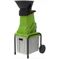 Садовый электрический измельчитель с контейнером GreenWorks GACSB 2206707 подходит для мульчирования веток и стеблей диаметром до 40 мм.<br />
<br />
Благодаря работе от электричества отличается простотой обслуживания, малым весом и отсутствием вредных в