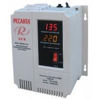 Стабилизатор напряжения Ресанта АСН 1500 Н/1-Ц Lux  предназначен для защиты бытовых электроприборов и различной домашней техники от поломки во время скачков напряжения в сети. <br />
Стабилизатор предохраняет от перегорания бытовую технику и приборы, кот