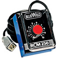 Пульт дистанционного управления BlueWeld 802209 предназначен для инверторов Omegatronic 400 CE, 600 CE; King Tig 250/1, 280/1. <br />
Позволяет, не отходя от места сварки включать/выключать аппарат и регулировать величину тока.