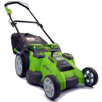 Аккумуляторная газонокосилка GreenWorks Twin Force G40LM49DB 2500207 отличается мобильностью и надежностью. Имеет 2 штатных места для установки двух аккумуляторов, которых хватает на 120 минут автономной работы. Колеса со специальным протектором не портя