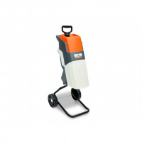 Измельчитель VILLARTEC XE 254 – садовый инструмент, специально разработанный для быстрого измельчения небольших веток и смешанного материала. Он оснащен высокооборотистым и мощным двигателем мощностью 2,5 кВт. Двухсторонние ножи из высококачественной ста