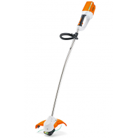 Аккумуляторная мотокоса Stihl FSA 65 48520115706 благодаря своему оснащению: мощному ЕС-двигателю и аккумулятору на 36 В, работает тихо, без выхлопных газов, поэтому её можно применять вблизи детских садов, больниц, школ и жилых домов. Автоматическая под